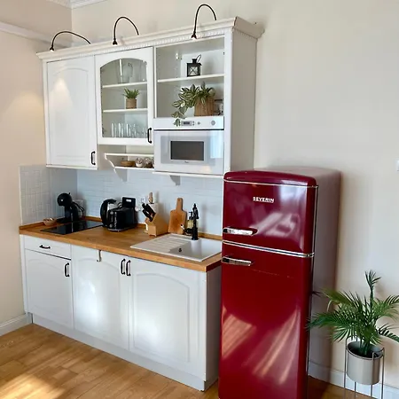 Audrey Hepburn Ii Location Cathedral View Air-conditioned