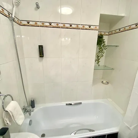 Audrey Hepburn Ii Location Cathedral View Air-conditioned Appartement