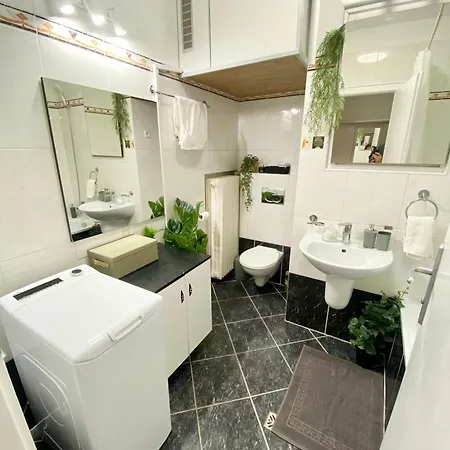 Audrey Hepburn Ii Location Cathedral View Air-conditioned * Bratislava