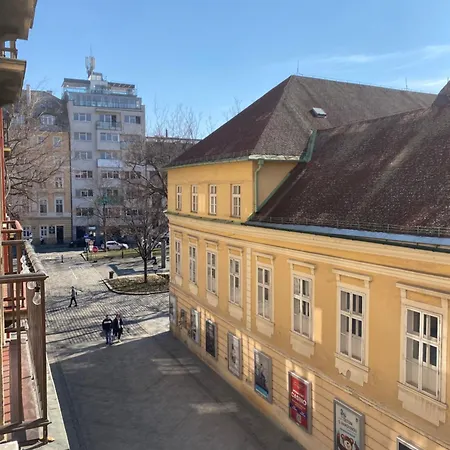 Apartamento Audrey Hepburn Ii Location Cathedral View Air-conditioned Bratislava